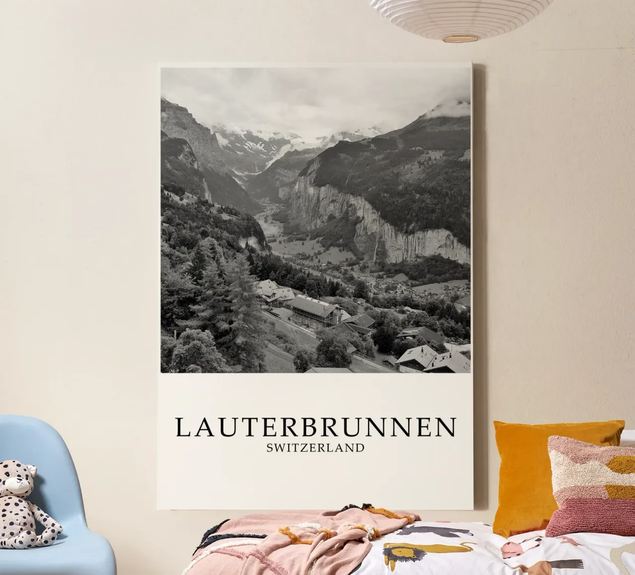 Lauterbrunnen Svizzera Scena di natura in scala di grigi tela con Cornice a cassetta da Charnwood Prints