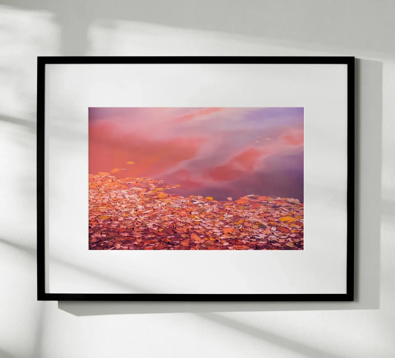 Autunno dorato - tramonto sul lago poster con telaio in legno da Natur Wandbild — Orte für die Seele