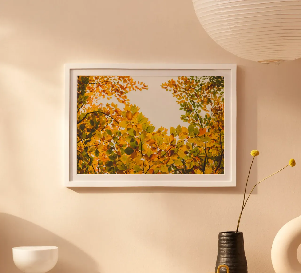 Autunno dorato - baldacchino di foglie colorate poster con telaio in plastica da Natur Wandbild — Orte für die Seele