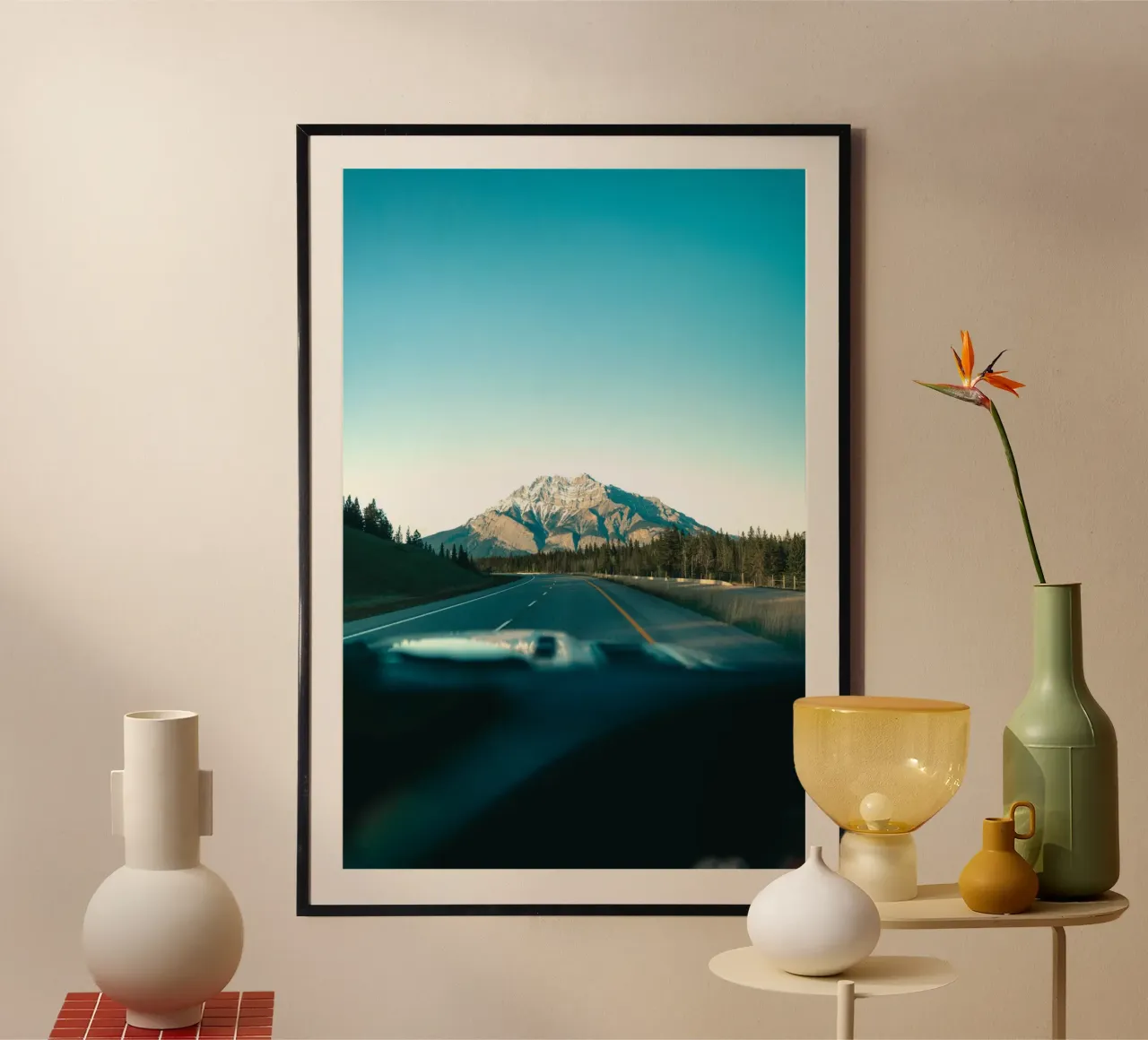 strada di montagna poster con telaio in alluminio da Earthly Visions