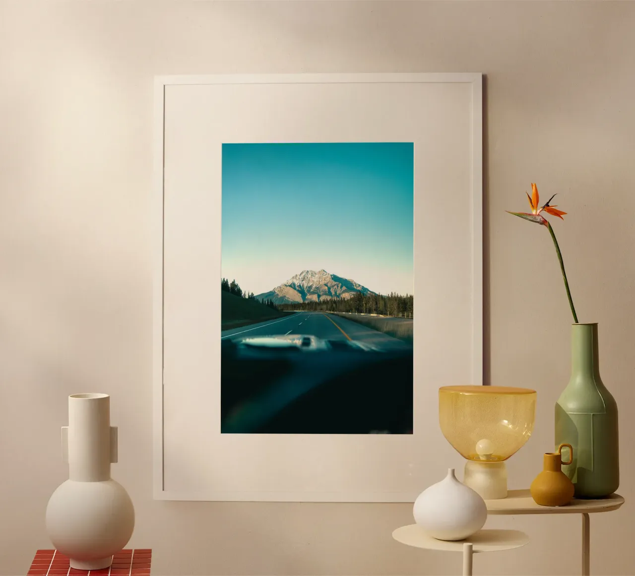 strada di montagna poster con telaio in alluminio da Earthly Visions