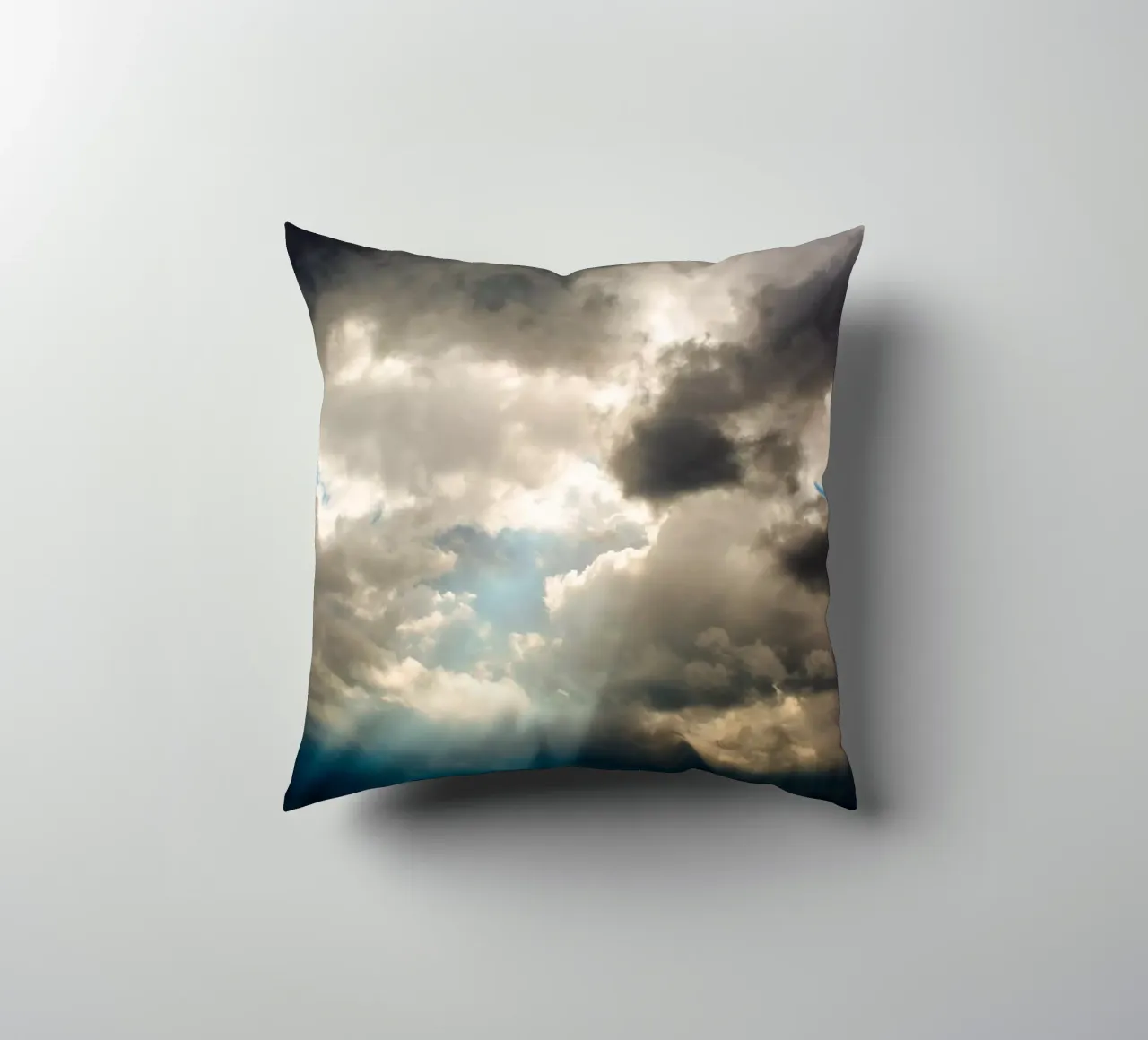 Atmosfera II cuscino da Tal Paz-Fridman