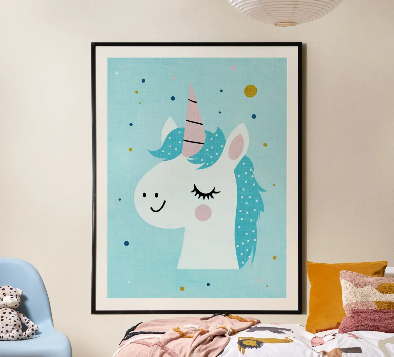 corno di unicorno criniera blu poster con telaio in plastica da Courtney Ohling