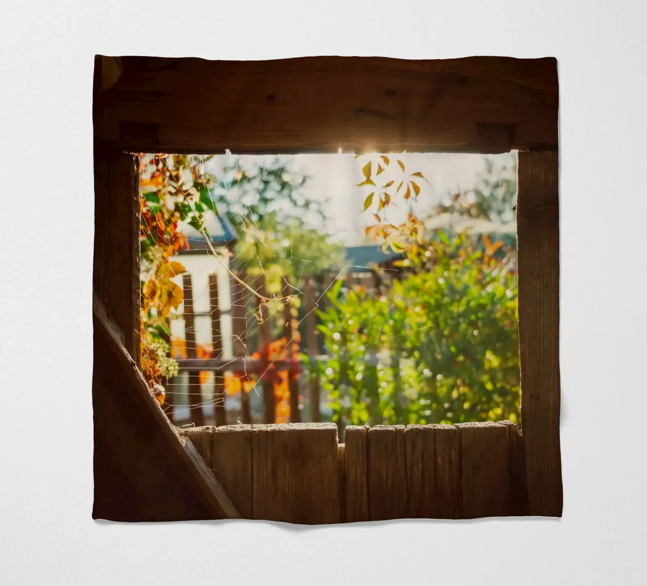Vue sur l'automne doré à travers une toile d'araignée plaid polaire de Natur Wandbild — Orte für die Seele