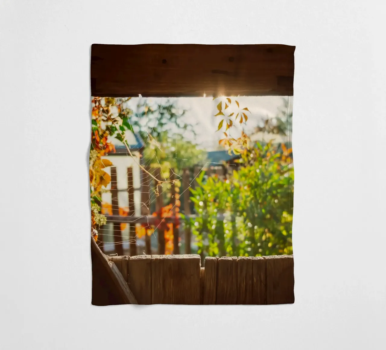 Vue sur l'automne doré à travers une toile d'araignée plaid polaire de Natur Wandbild — Orte für die Seele