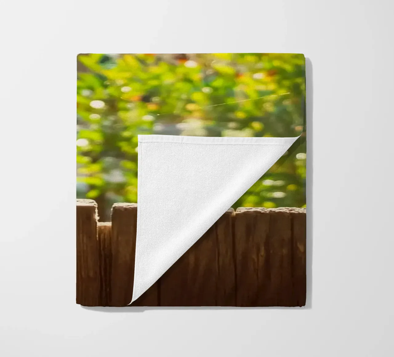 Vue sur l'automne doré à travers une toile d'araignée serviette de plage de Natur Wandbild — Orte für die Seele