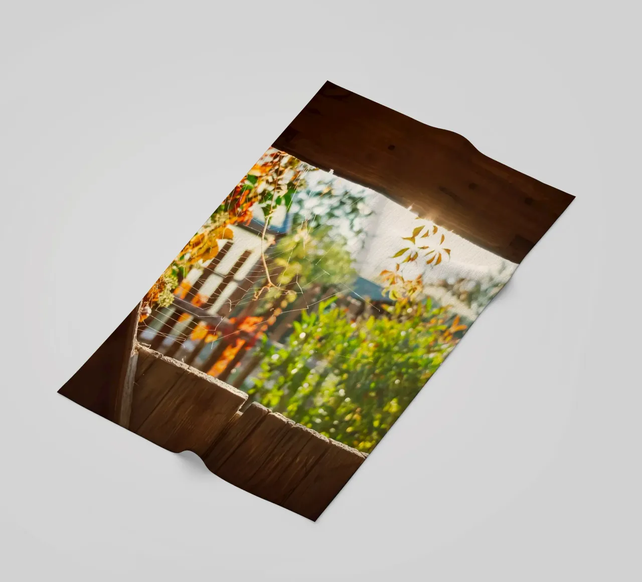 Vue sur l'automne doré à travers une toile d'araignée serviette de plage de Natur Wandbild — Orte für die Seele