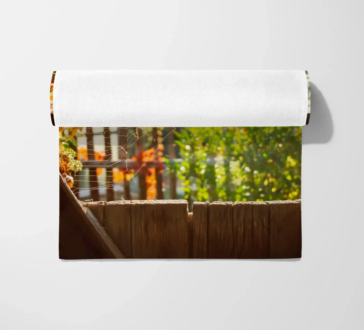 Vue sur l'automne doré à travers une toile d'araignée serviette de plage de Natur Wandbild — Orte für die Seele