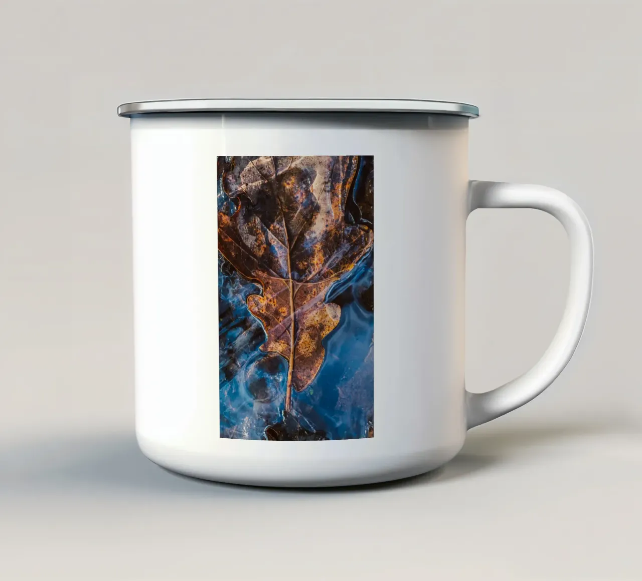 Foglia di quercia congelata tazza in smalto da Natur Wandbild — Orte für die Seele