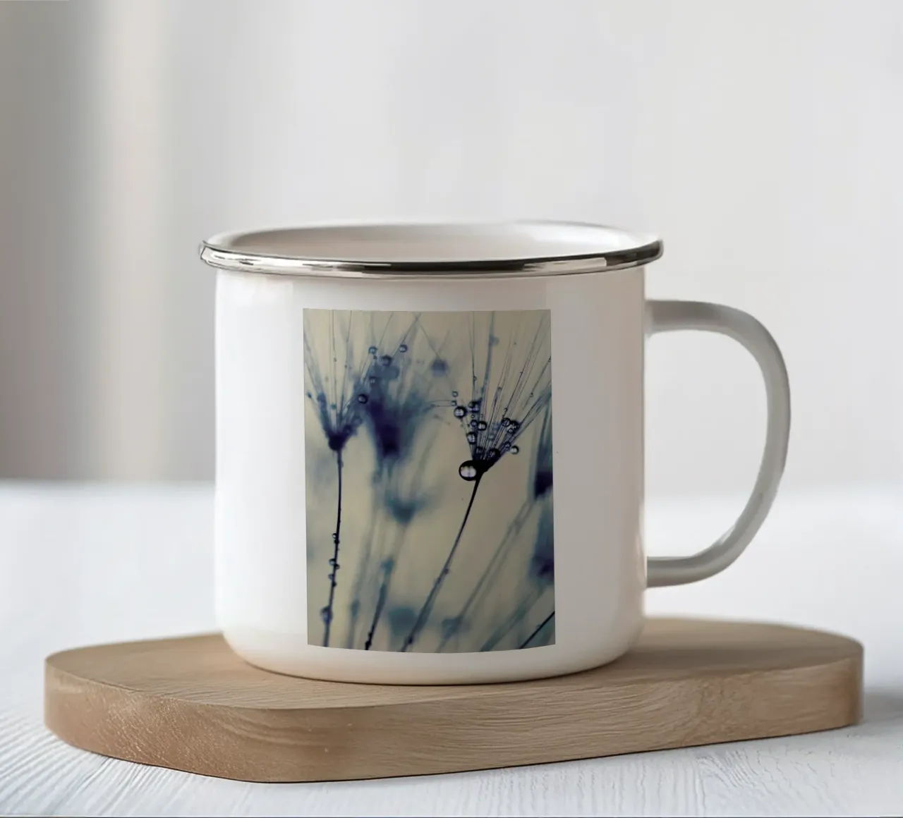 droplets of moody blues tazza in smalto da Ingrid Beddoes