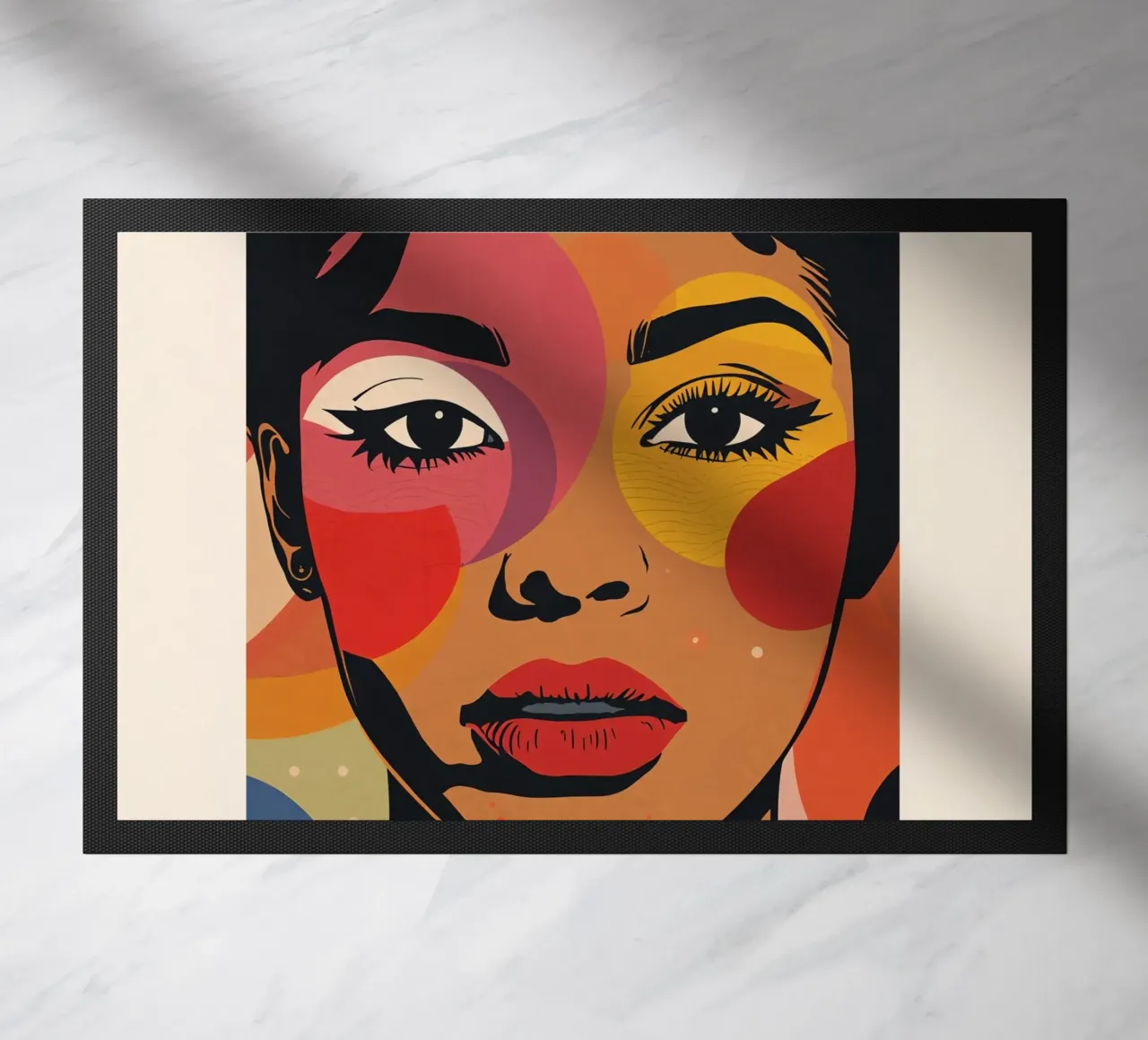 Ritratto di donna con illustrazione di forme geometriche colorate zerbino da DesignDoodle
