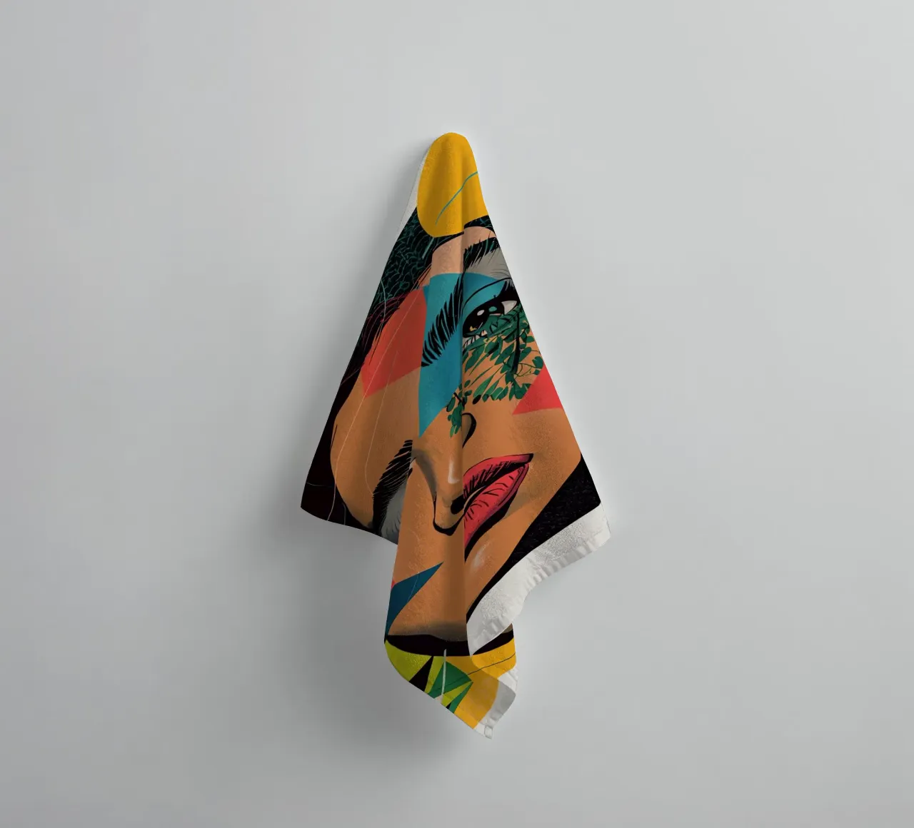 Ritratto di donna con sovrapposizioni geometriche e botaniche asciugamano da bagno da DesignDoodle