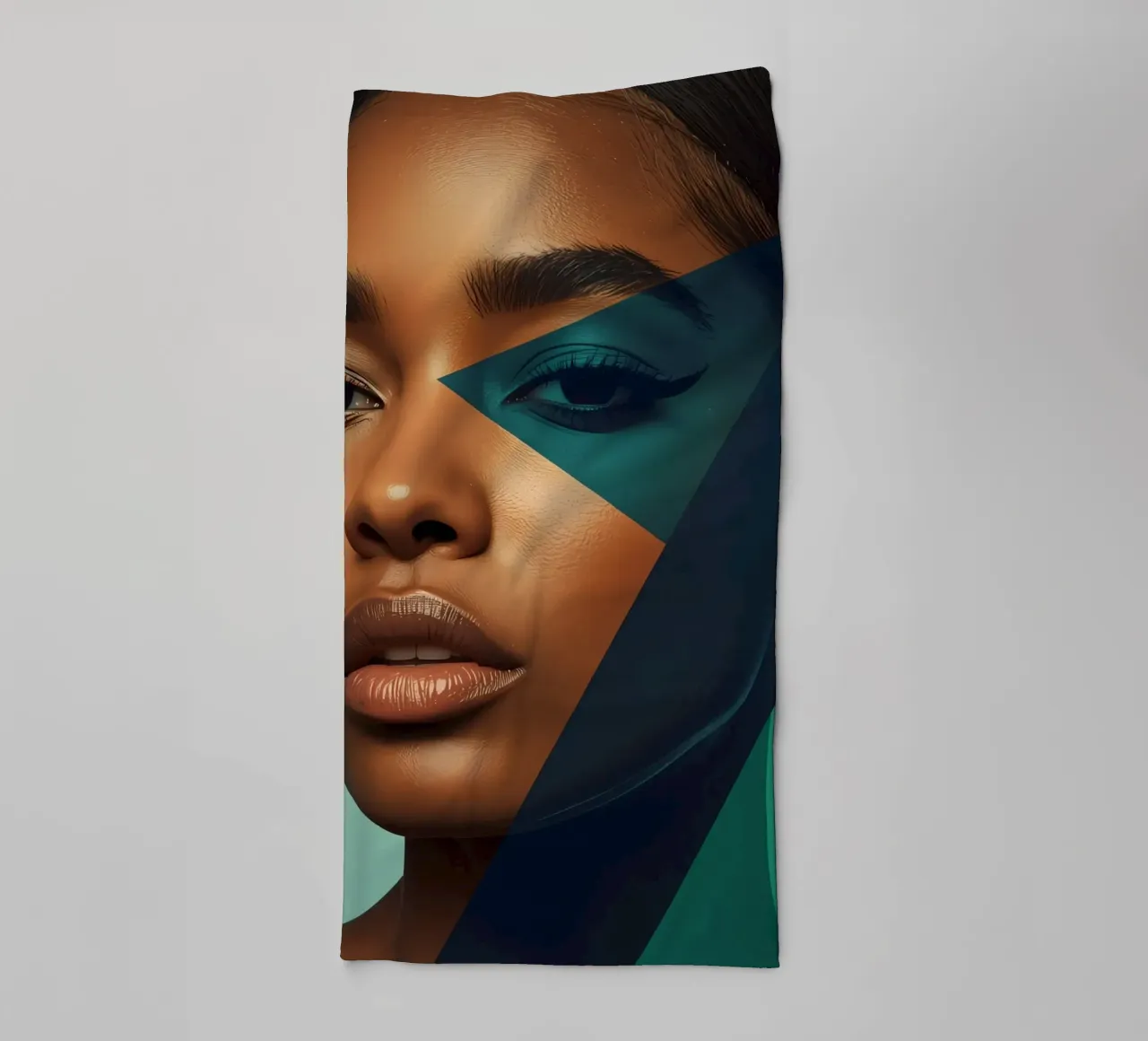 Ritratto di donna con sovrapposizioni geometriche di colori asciugamano da bagno da DesignDoodle