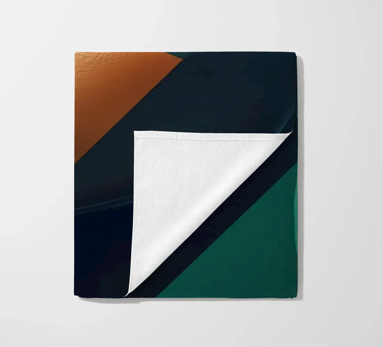 Ritratto di donna con sovrapposizioni geometriche di colori telo mare da DesignDoodle