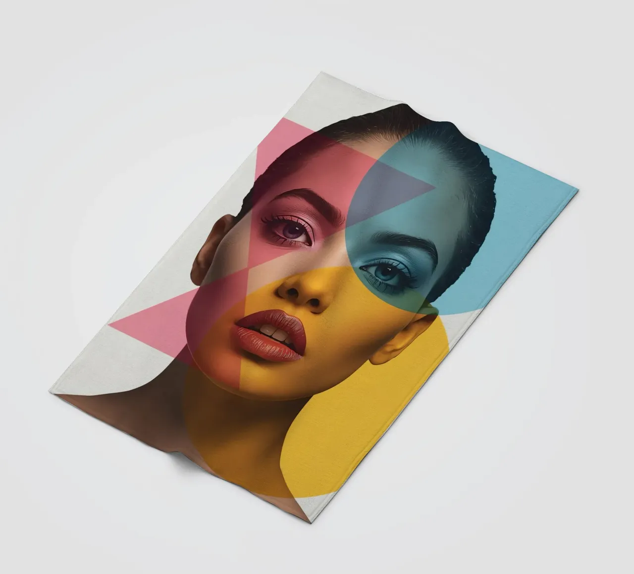Ritratto di donna con forme geometriche e colori vivaci coperta in pile da DesignDoodle