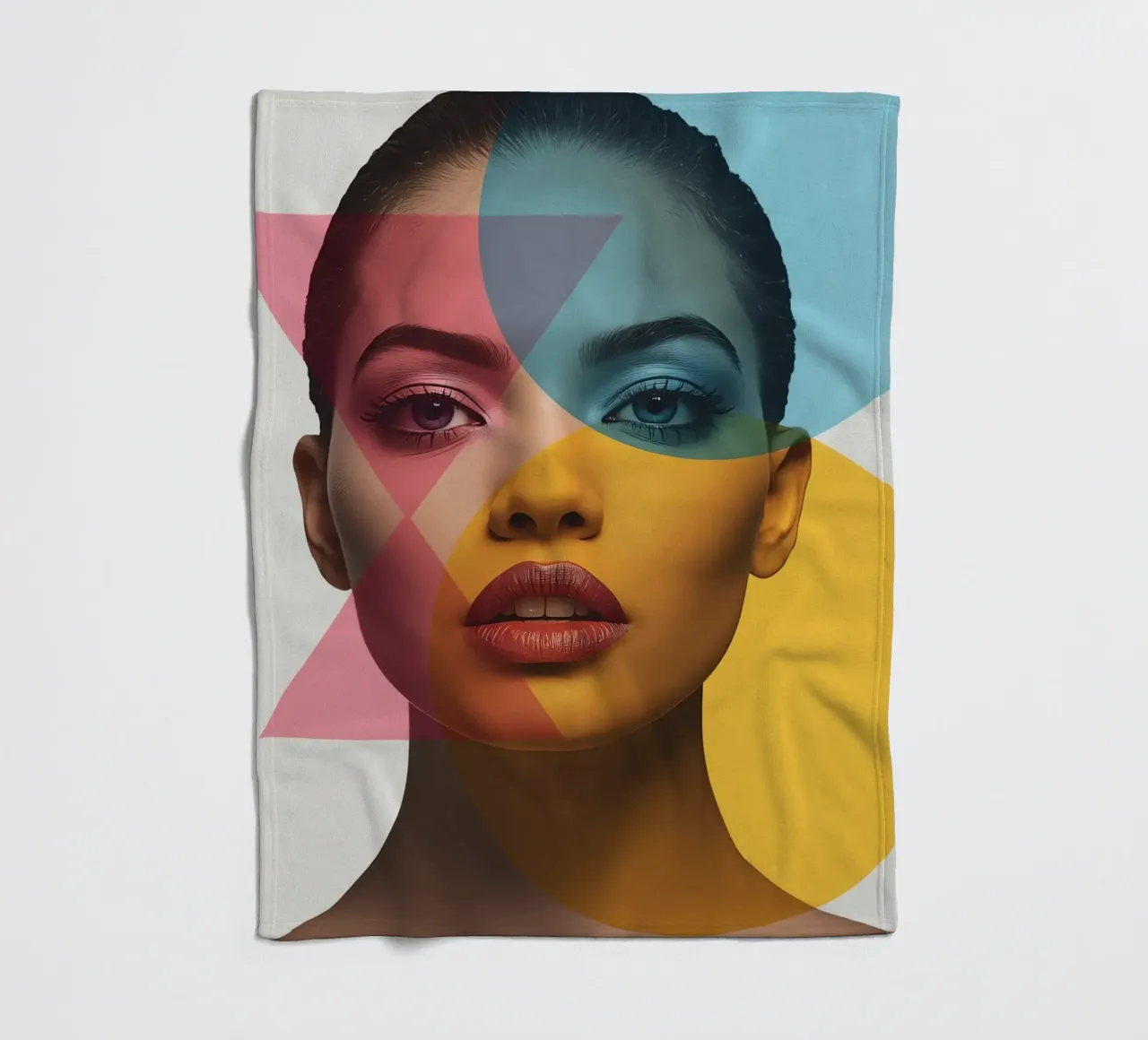 Ritratto di donna con forme geometriche e colori vivaci coperta in pile da DesignDoodle