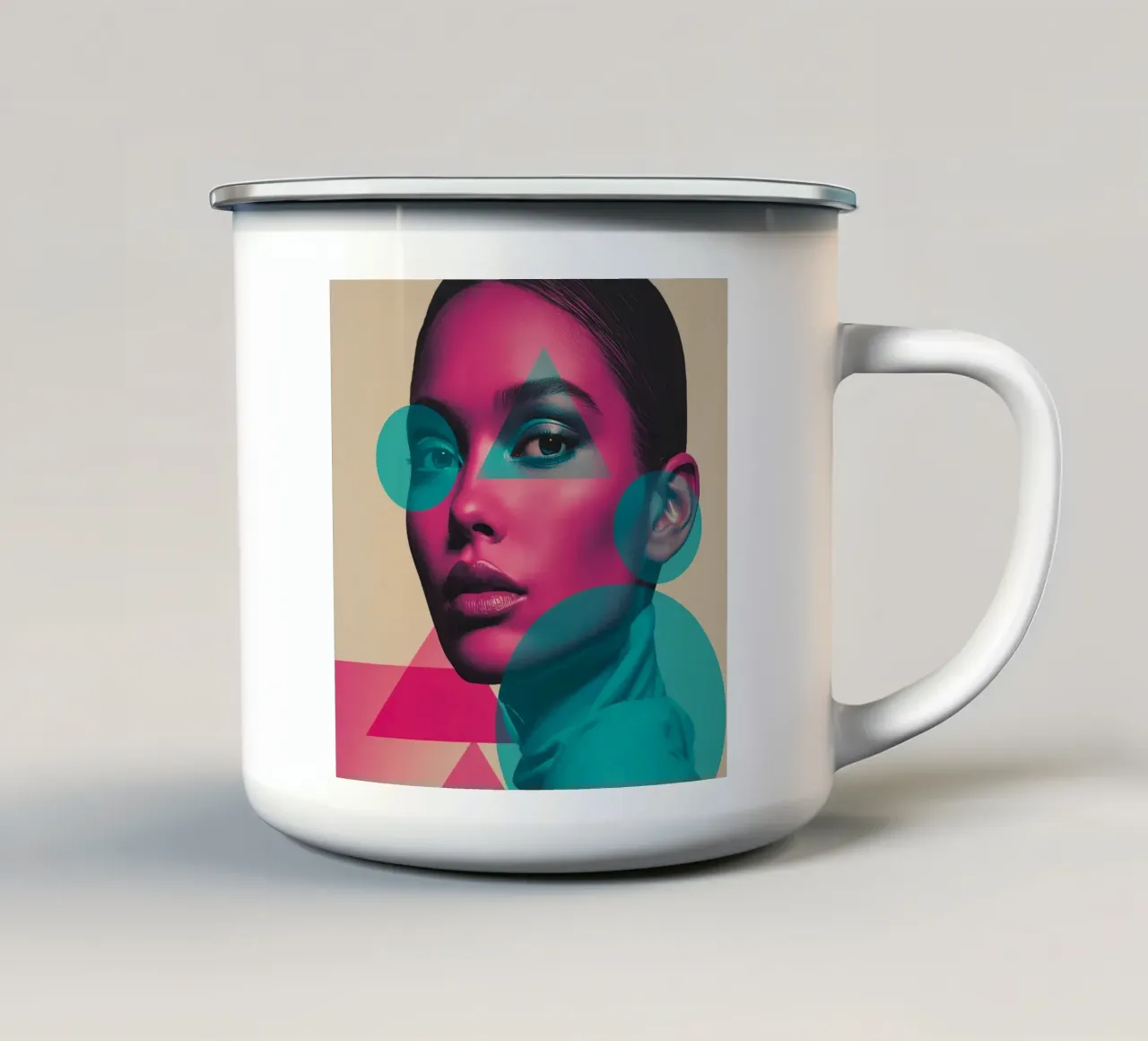 Ritratto di donna con pelle rosa e forma geometrica sovrapposta tazza in smalto da DesignDoodle