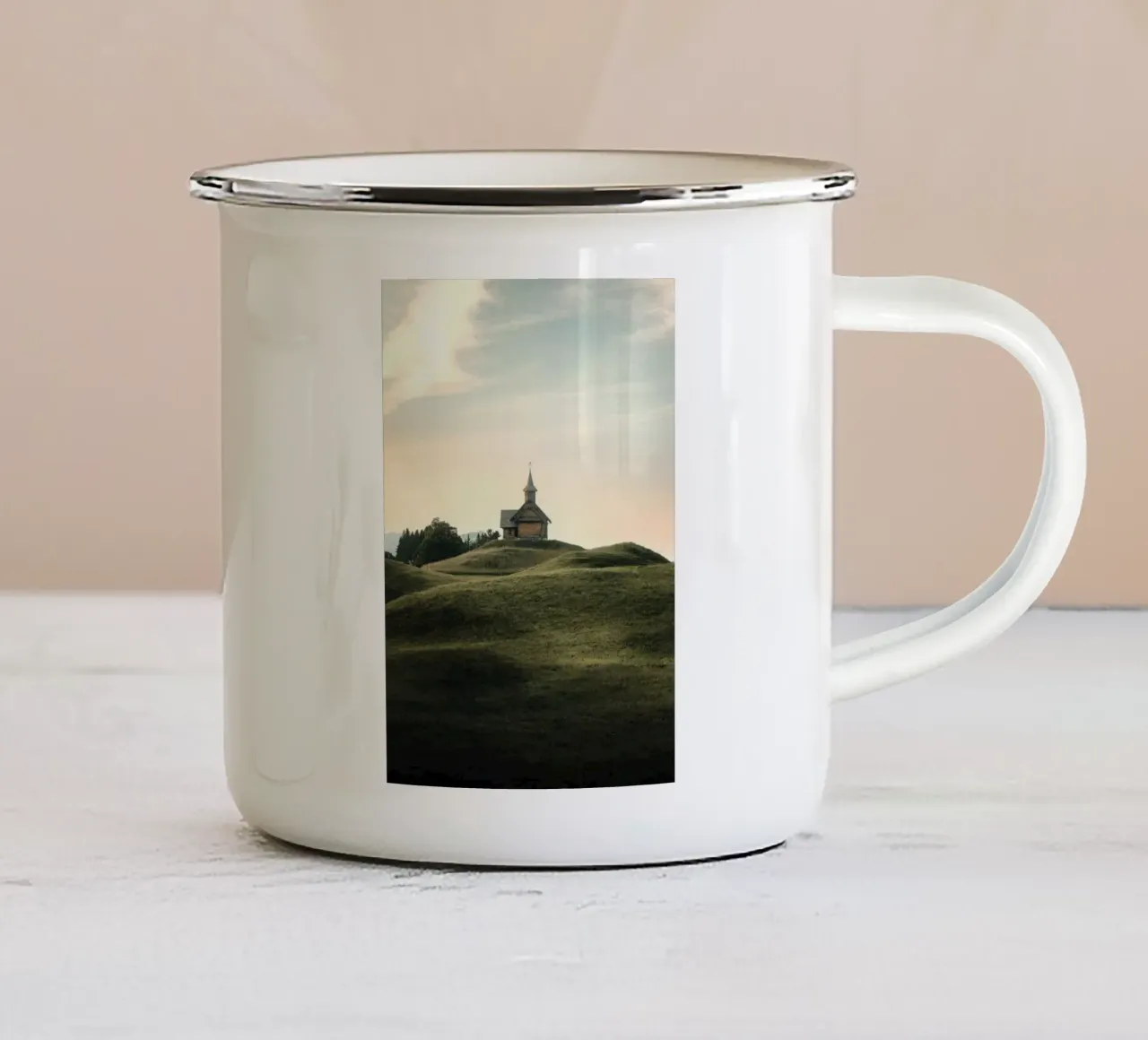 collina della cappella tazza in smalto da Earthly Visions