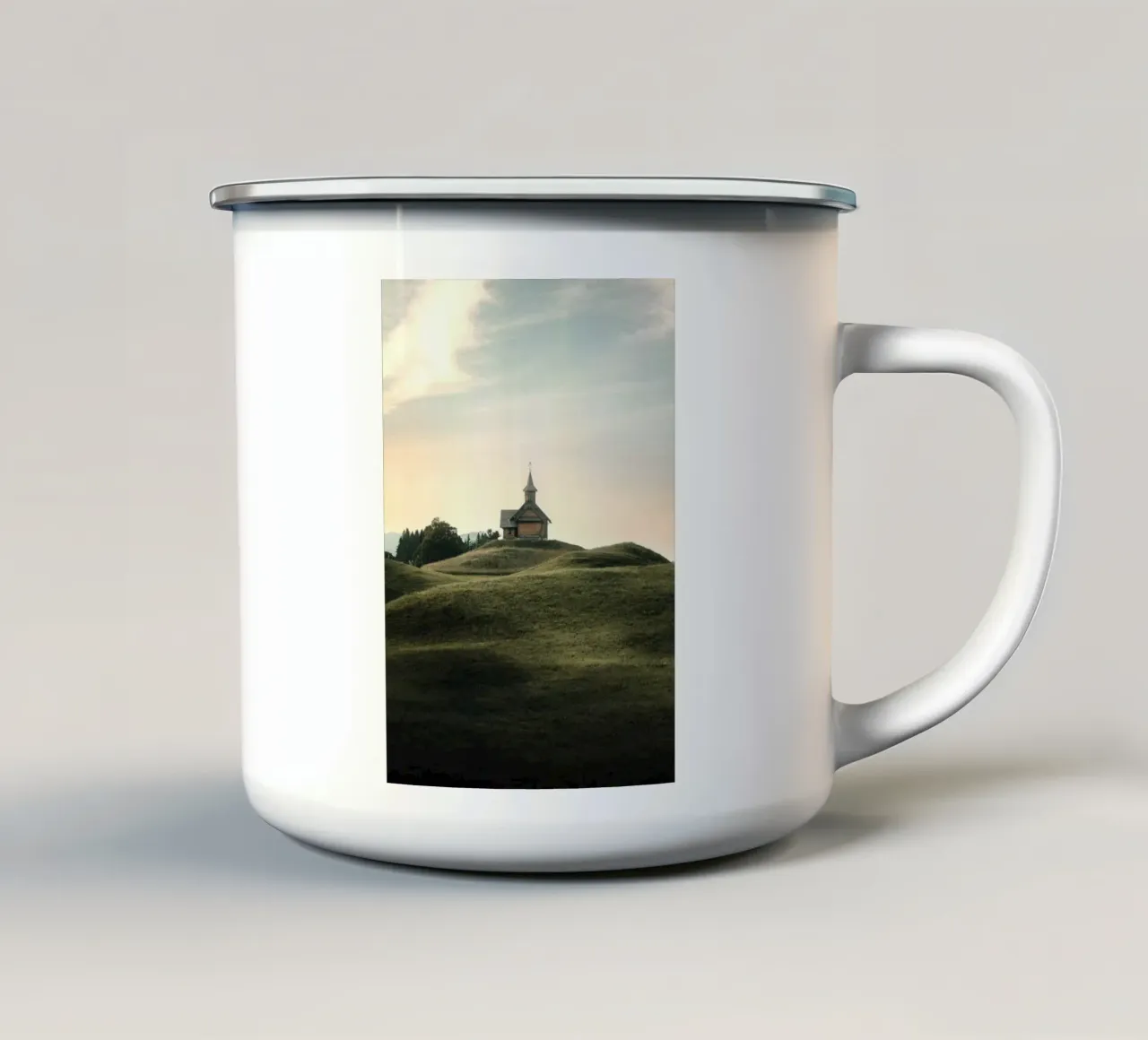 collina della cappella tazza in smalto da Earthly Visions