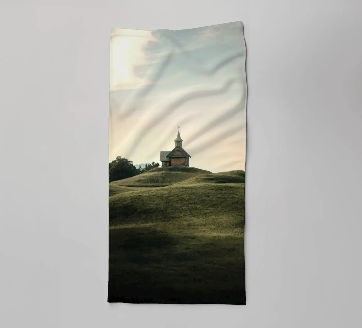 chapel hill Handtuch von Earthly Visions