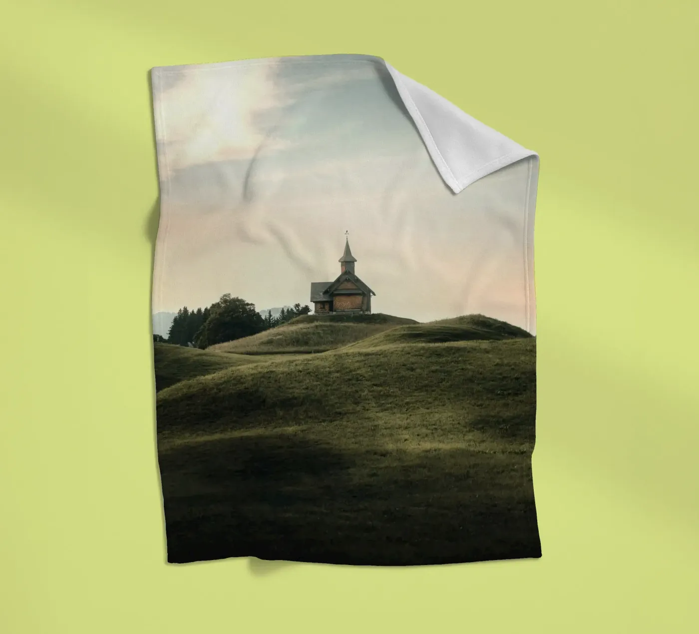 Kapellenhügel Fleecedecke von Earthly Visions