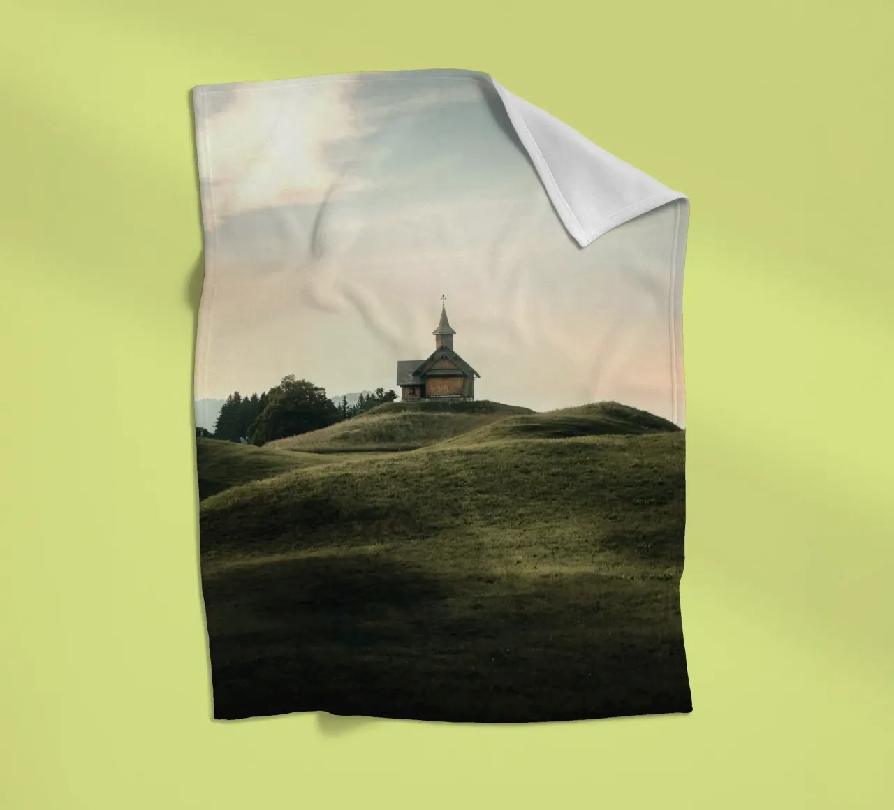 Kapellenhügel Fleecedecke von Earthly Visions