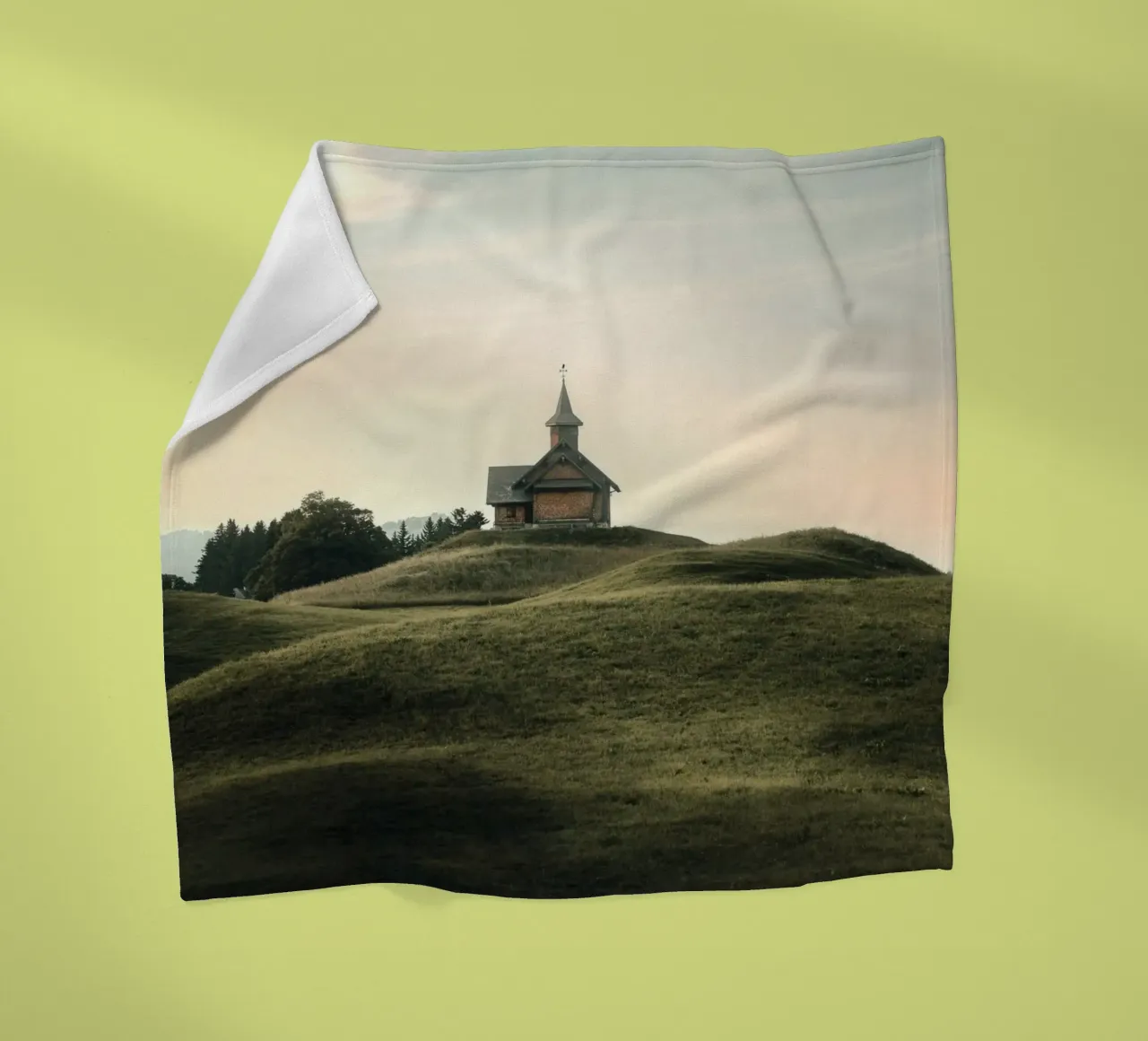 Kapellenhügel Fleecedecke von Earthly Visions