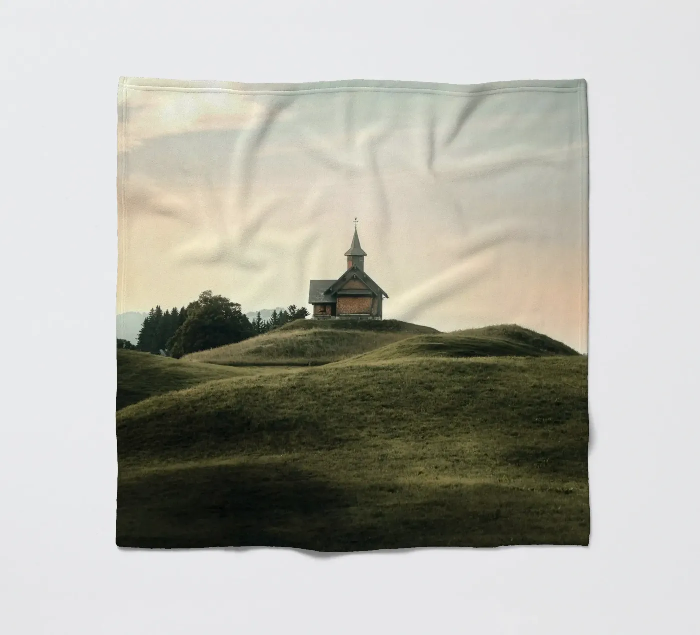 Kapellenhügel Fleecedecke von Earthly Visions