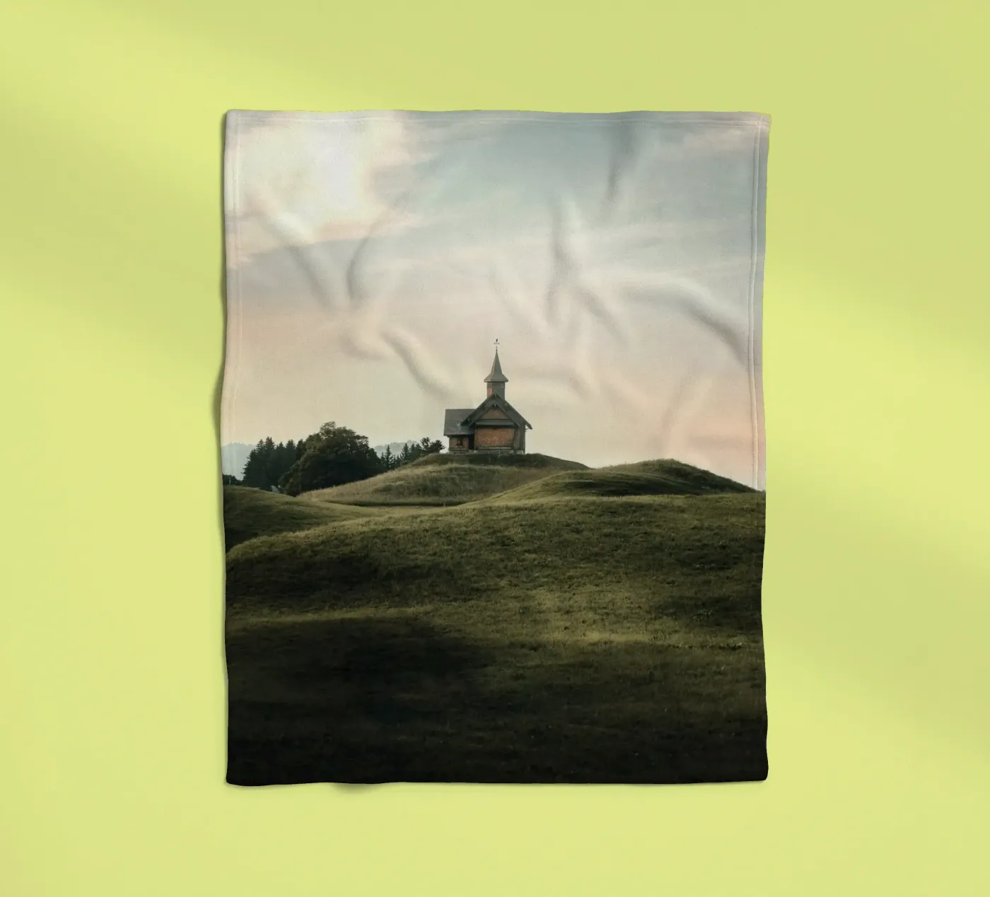 Kapellenhügel Fleecedecke von Earthly Visions