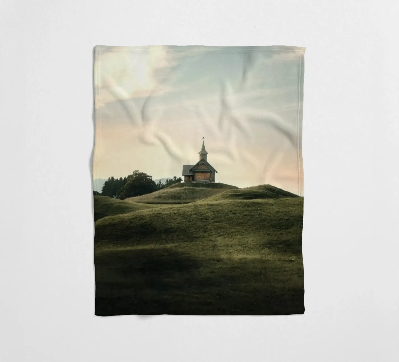 Kapellenhügel Fleecedecke von Earthly Visions