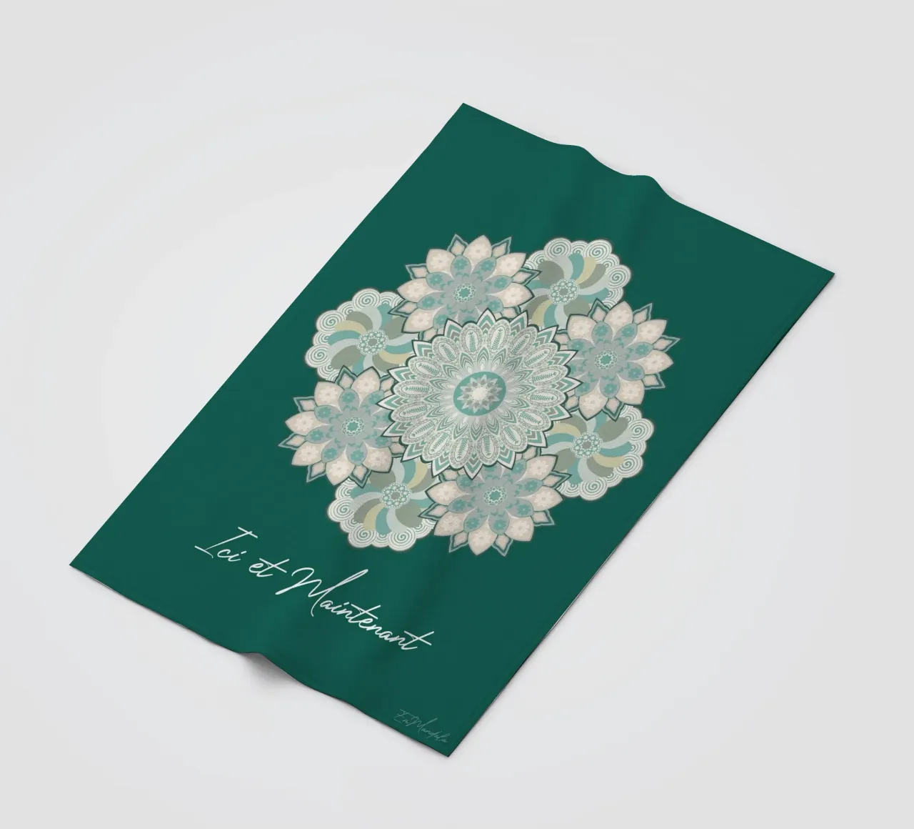 Mandala, qui e ora coperta in pile da Collection “Esprit Mandala"