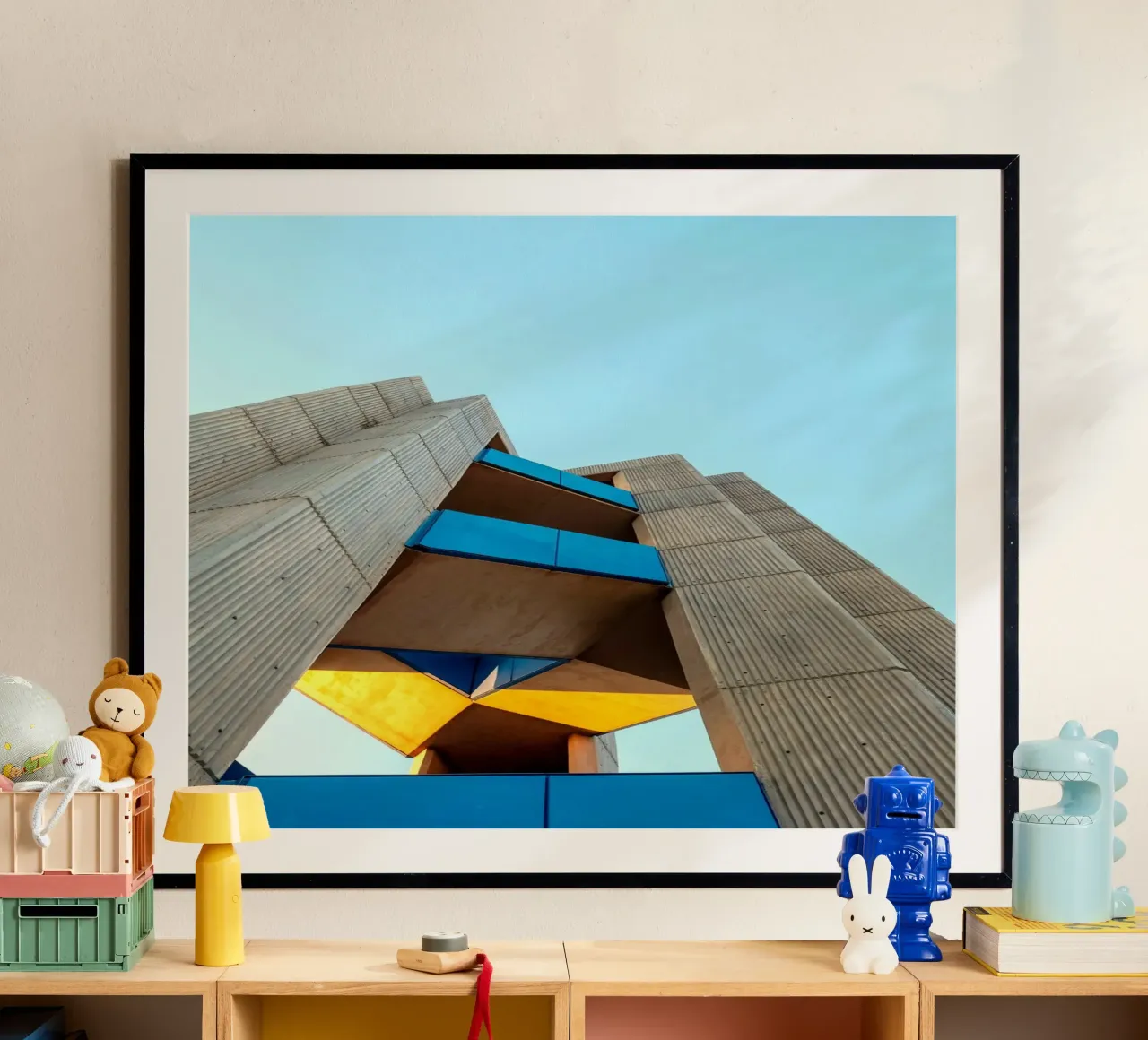 edificio di architettura moderna poster da Earthly Visions