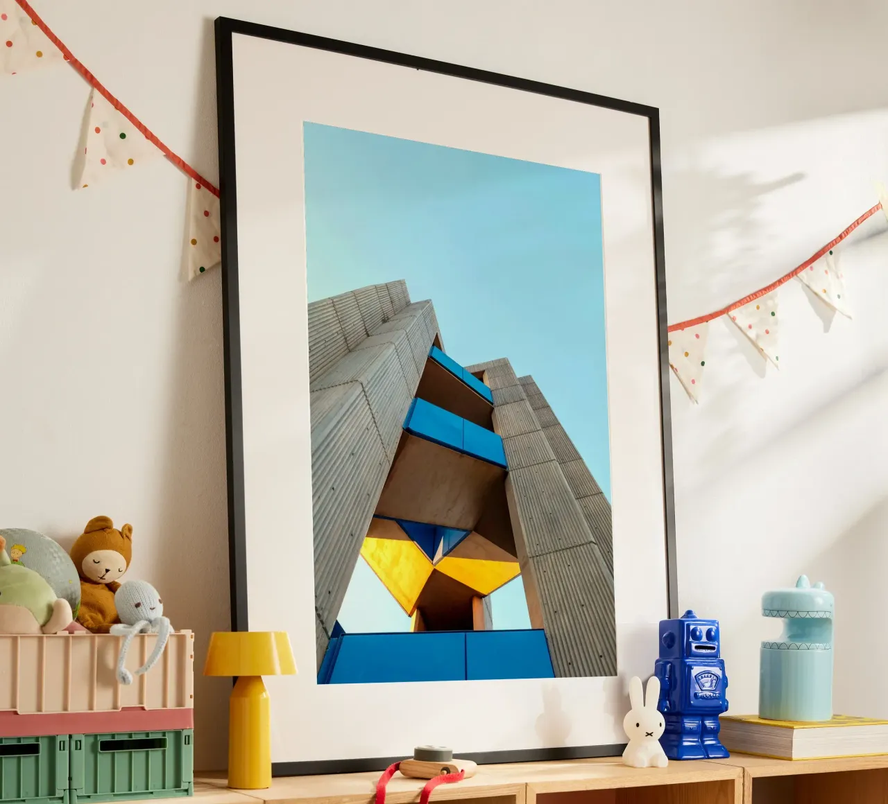 edificio di architettura moderna poster da Earthly Visions