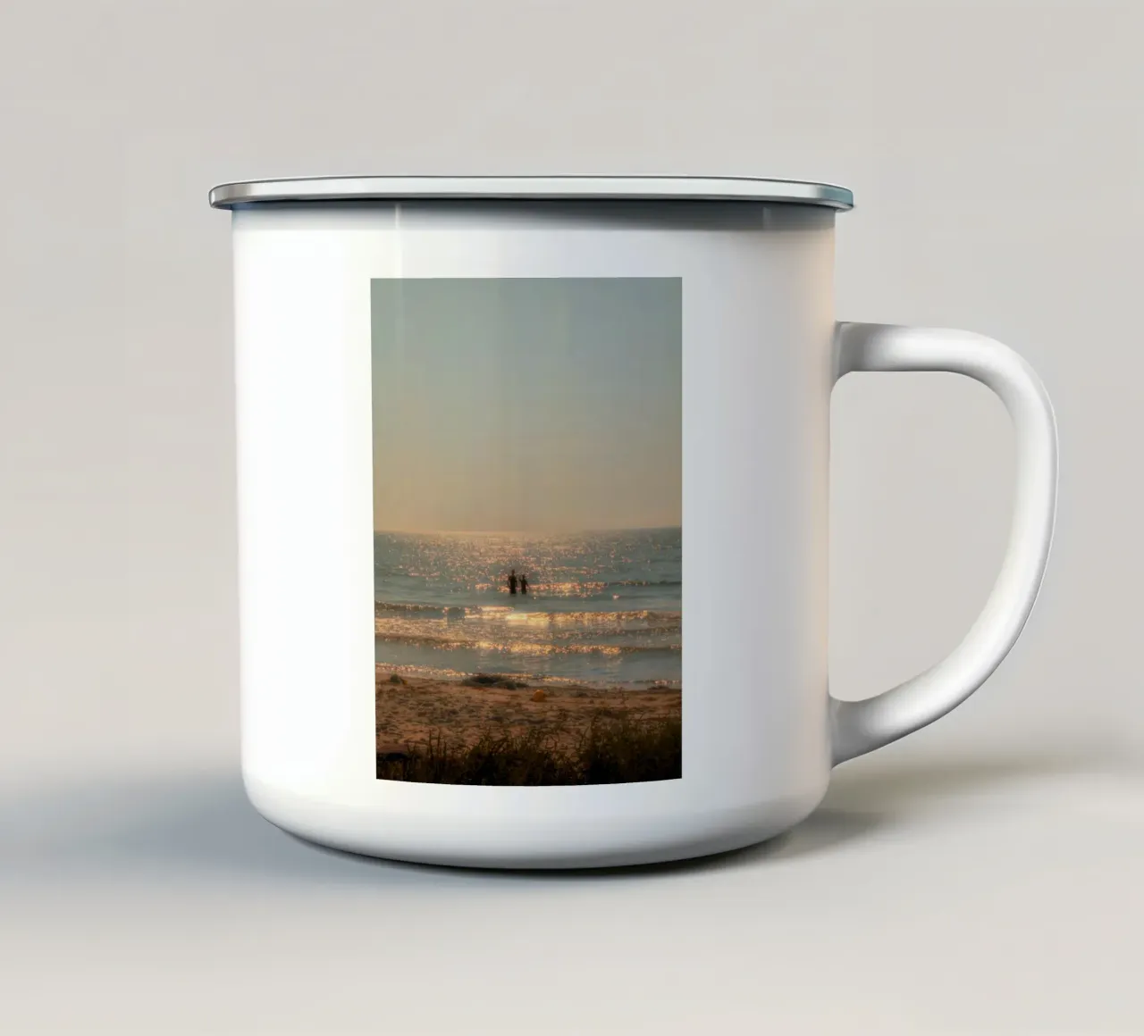 spiaggia oceano tazza in smalto da Earthly Visions