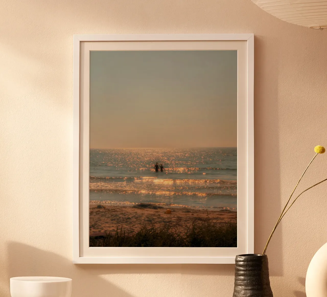 spiaggia oceano poster con telaio in alluminio da Earthly Visions