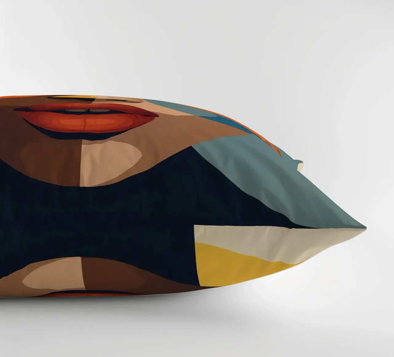 Ritratto di donna con pelle divisa e forme geometriche cuscino da DesignDoodle