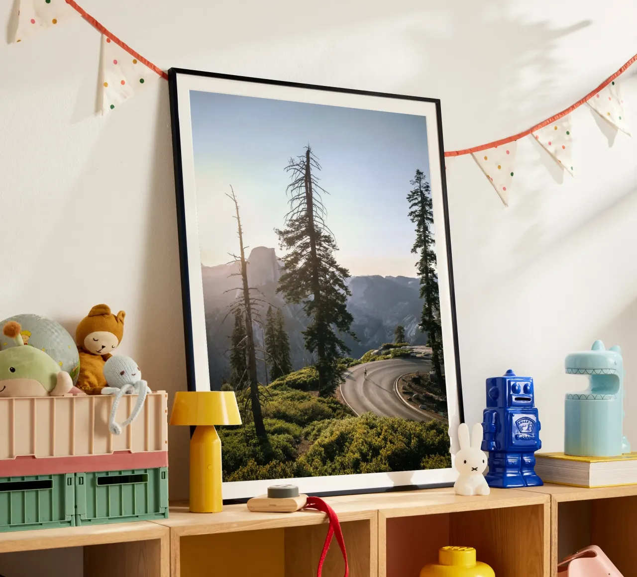 pini di montagna poster con telaio in alluminio da Earthly Visions