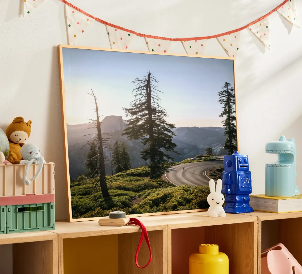 pini di montagna poster con telaio in alluminio da Earthly Visions