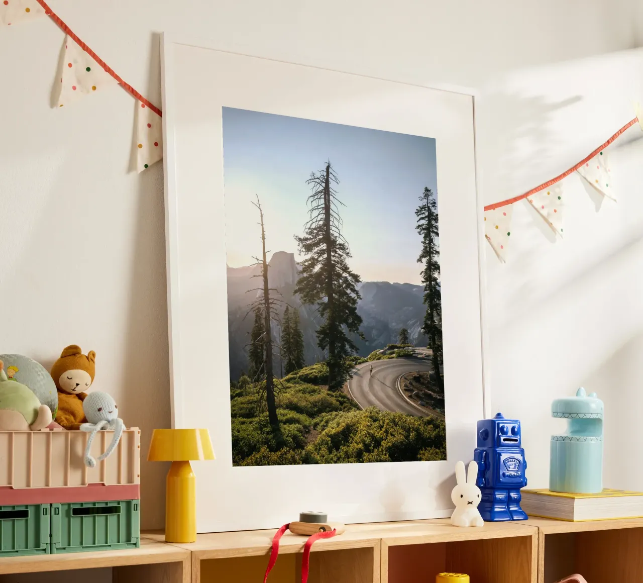 pini di montagna poster con telaio in alluminio da Earthly Visions