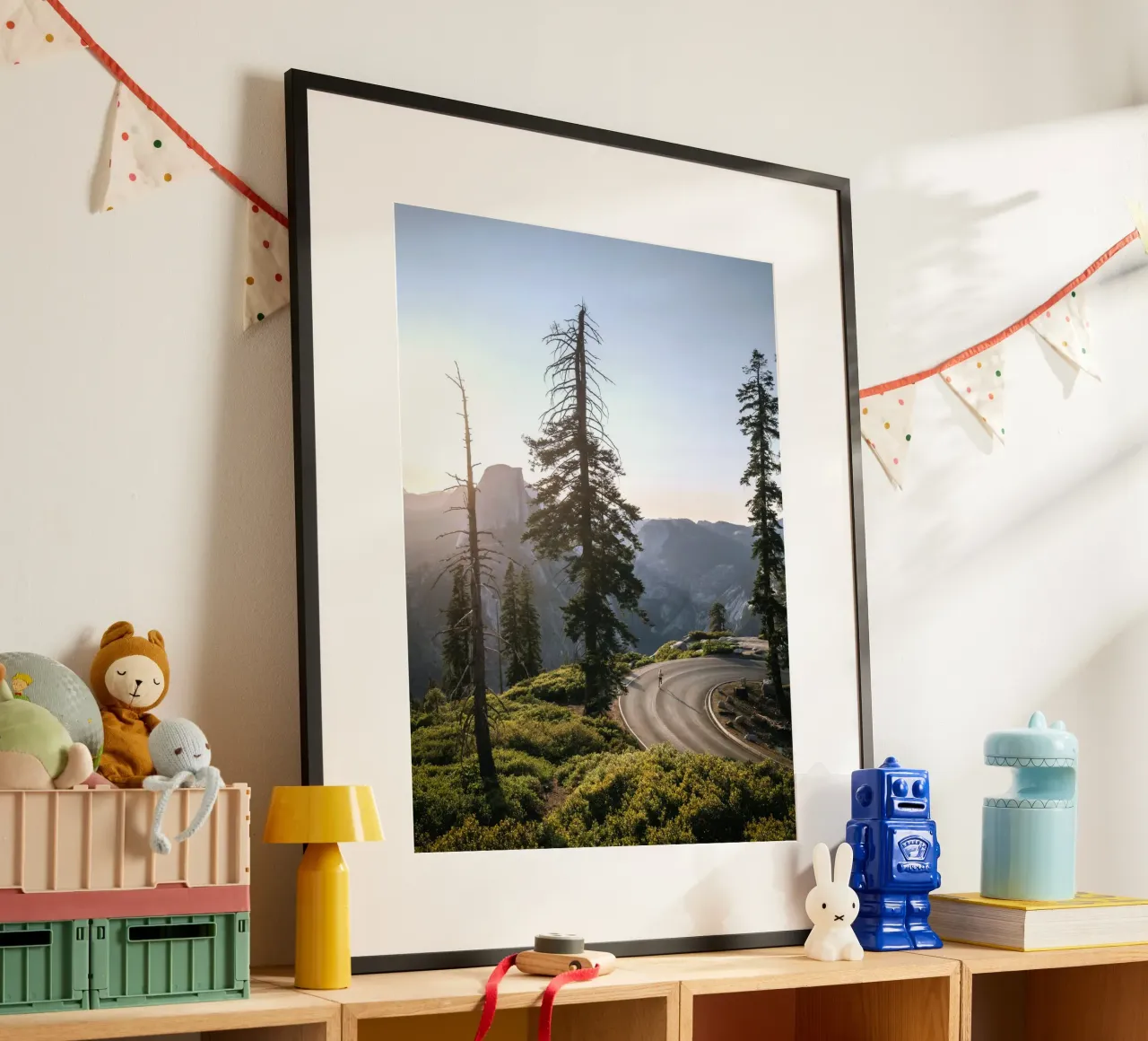 pini di montagna poster con telaio in alluminio da Earthly Visions