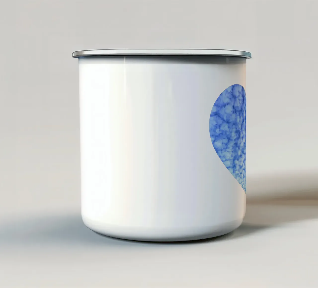 Herz aus Wolken (The sky is my favorite color) tazza in smalto da Frida + frei