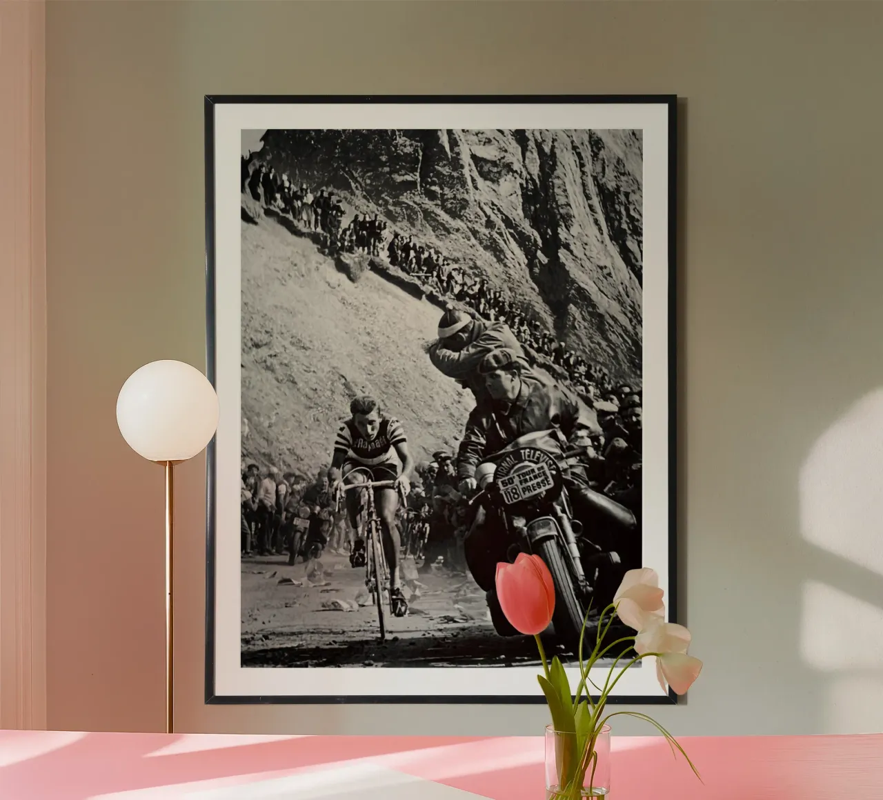 Re della montagna 1950 Vintage poster con telaio in legno da SPECIAL SHOP GENTHO UK