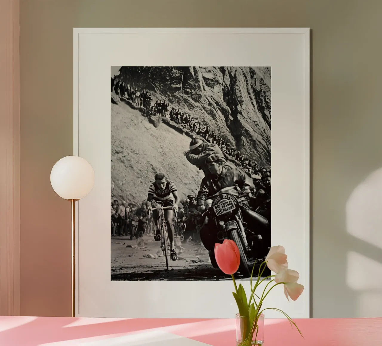 Re della montagna 1950 Vintage poster con telaio in legno da SPECIAL SHOP GENTHO UK