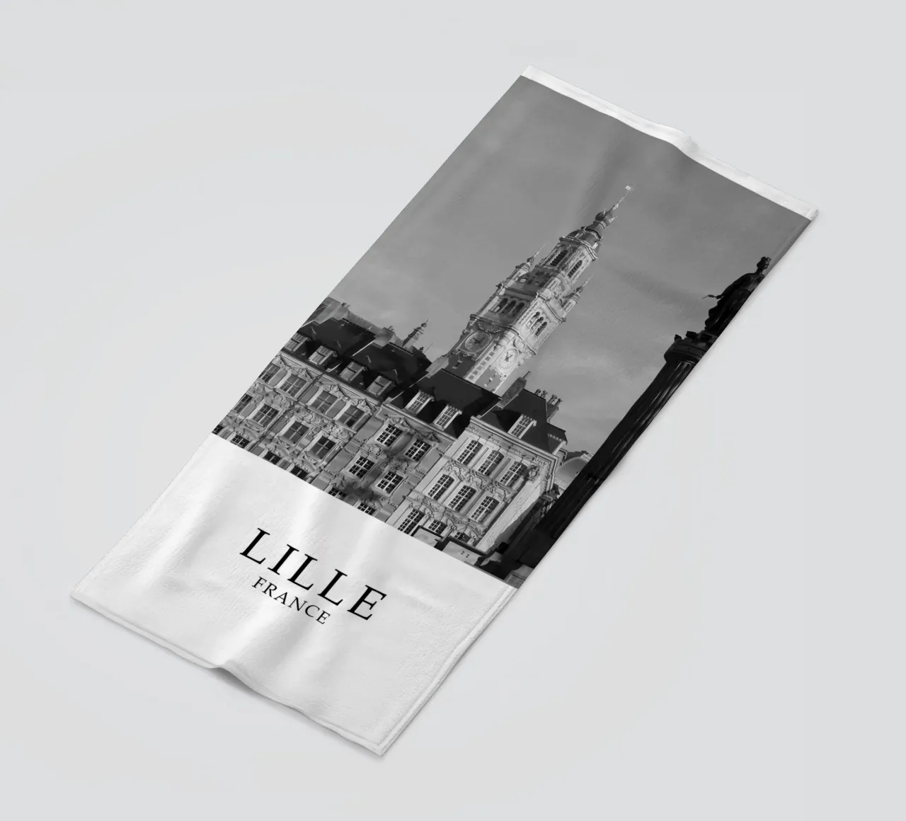 Lille Francia Architettura Scena in scala di grigi telo mare da Charnwood Prints