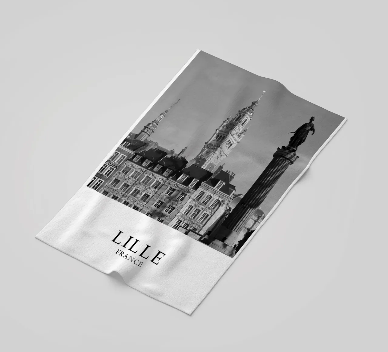 Lille Francia Architettura Scena in scala di grigi telo mare da Charnwood Prints
