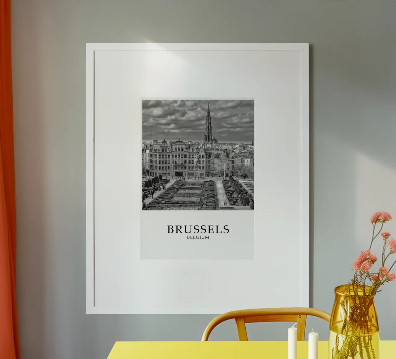 Bruxelles Belgio, paesaggio urbano in scala di grigi poster con telaio in plastica da Charnwood Prints