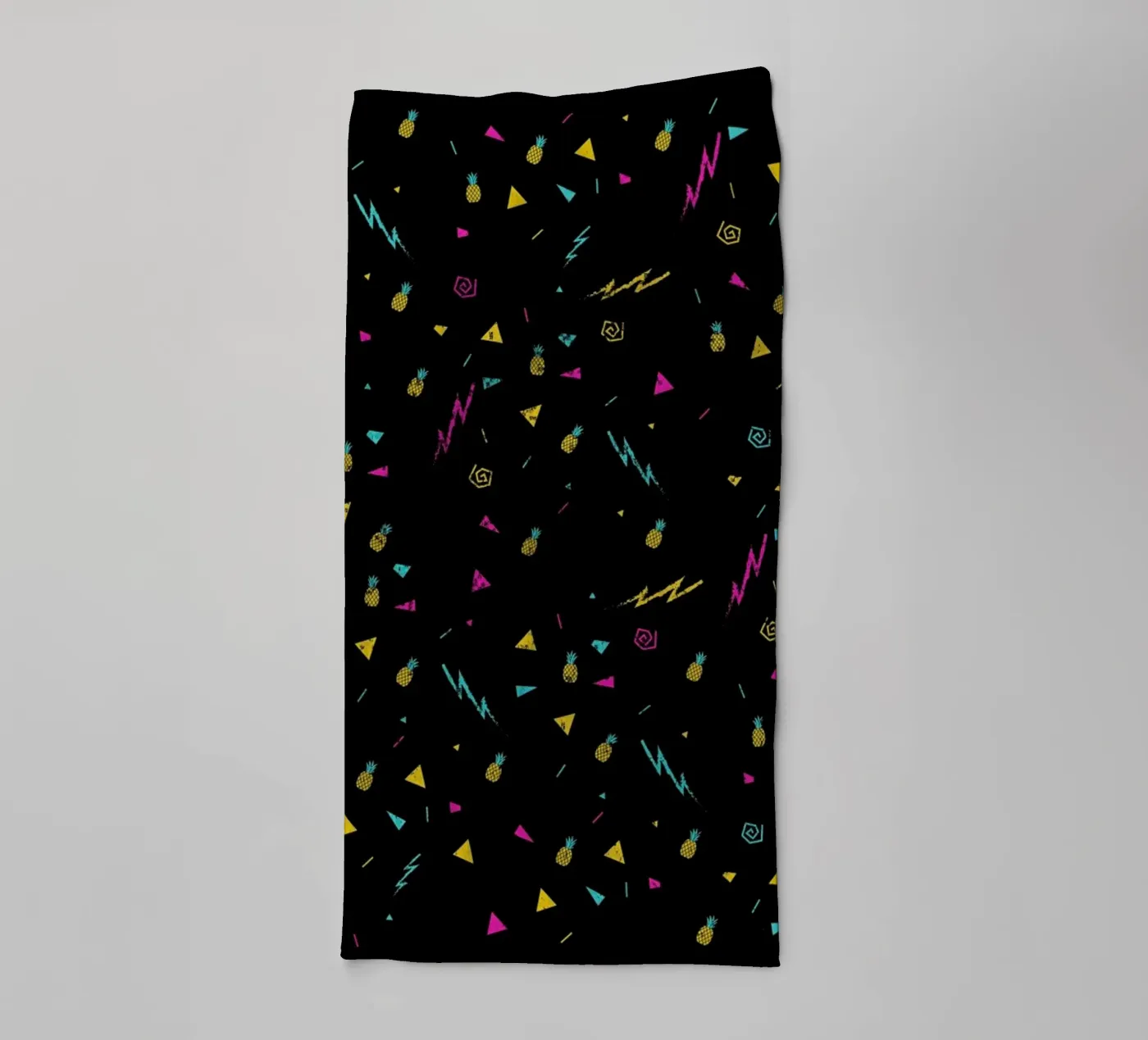 Magic Pineapple Handtuch von Róbert Farkas