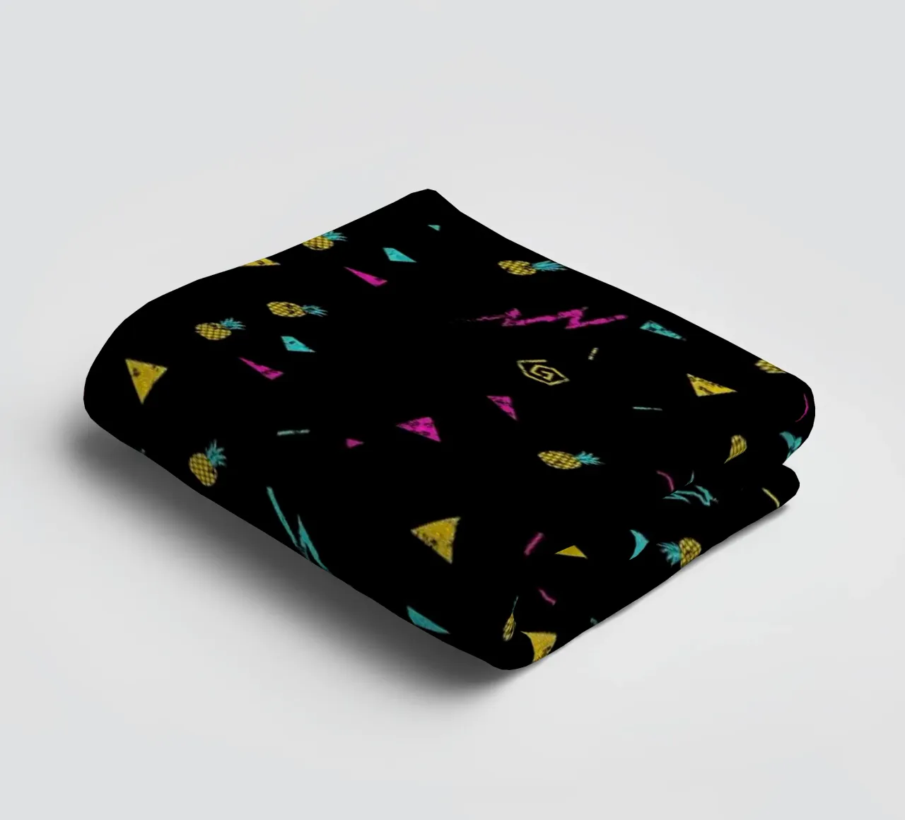 Magic Pineapple badhanddoek van Róbert Farkas