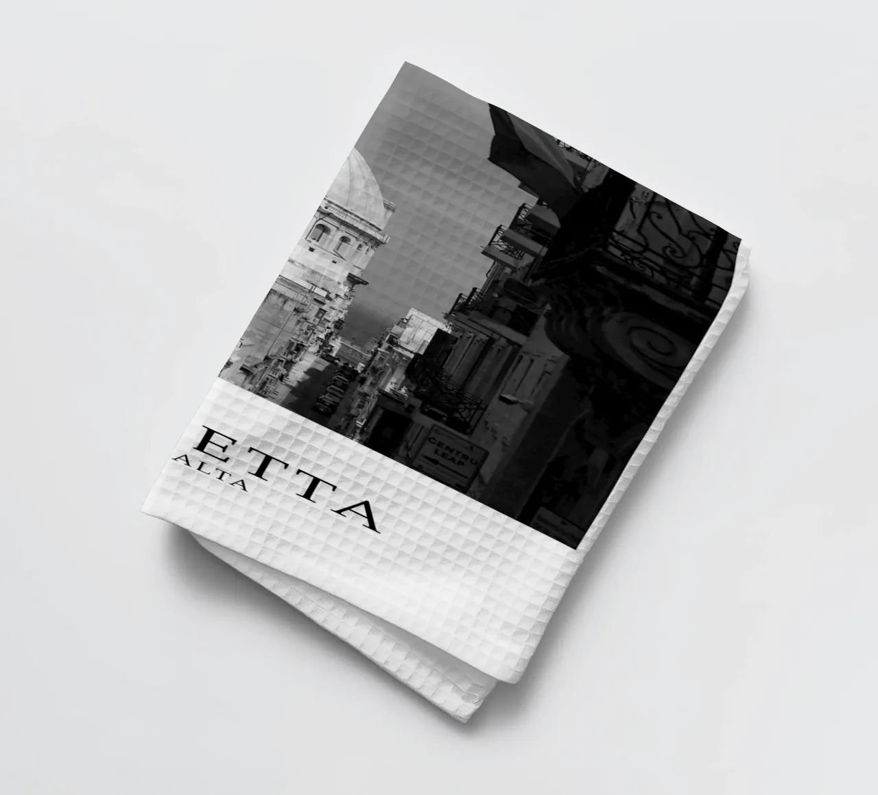 Valetta Malta Architecture Scene Greyscale canovaccio da cucina da Charnwood Prints