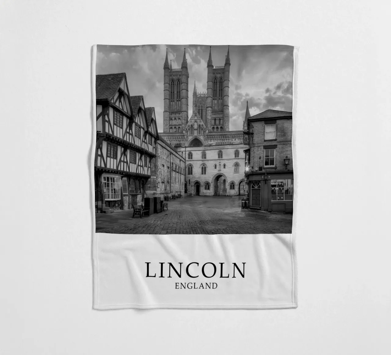 Lincoln Inghilterra Architettura Scena in scala di grigi coperta in pile da Charnwood Prints